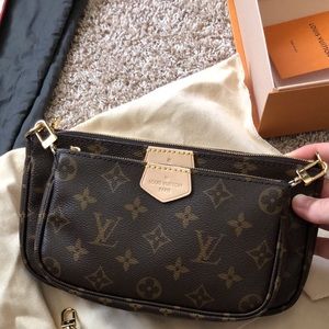 Sold✖️Authentic Louis Vuitton Multi Pochette Kaki